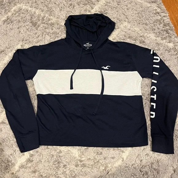 Teens - Hollister Top -MINT condition! Worn 1x Perfect for teens in school:) - Picture 3 of 10